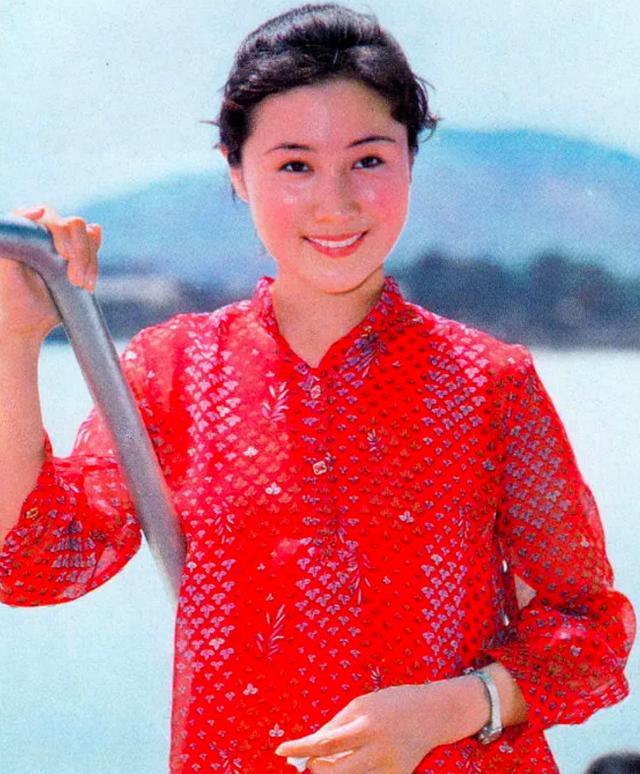 牧羊女丁岚37岁弃演从商今56岁身价过亿至今单身