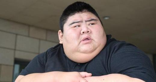 他是中国第一胖子重达668斤为爱减掉400斤如今怎样了