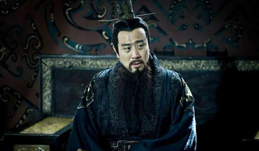 皇叔版,不于和伟版秦始皇反正秦朝一灭亡,所有的锅都砸向了秦始皇