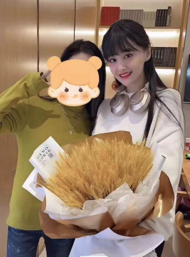 郑爽美国租房打官司,买零食衣物去见儿女,质疑张恒没带过孩子