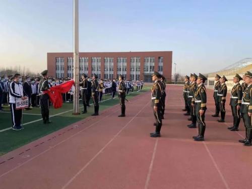 衡水一中高二5部举行升旗暨成人礼活动月启动仪式