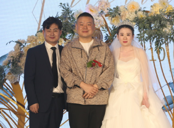 岳云鹏又当证婚人,朱鹤松能结婚离不开周九良,德云早婚的角儿们