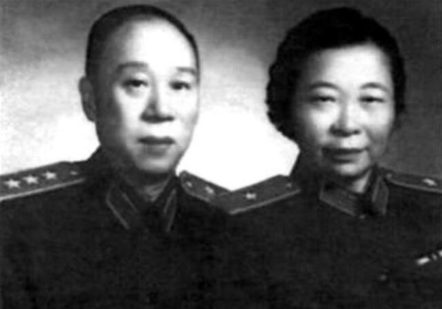 开国女少将回老家探亲 遇上毒打过自己的前夫 她作何反应 腾讯新闻