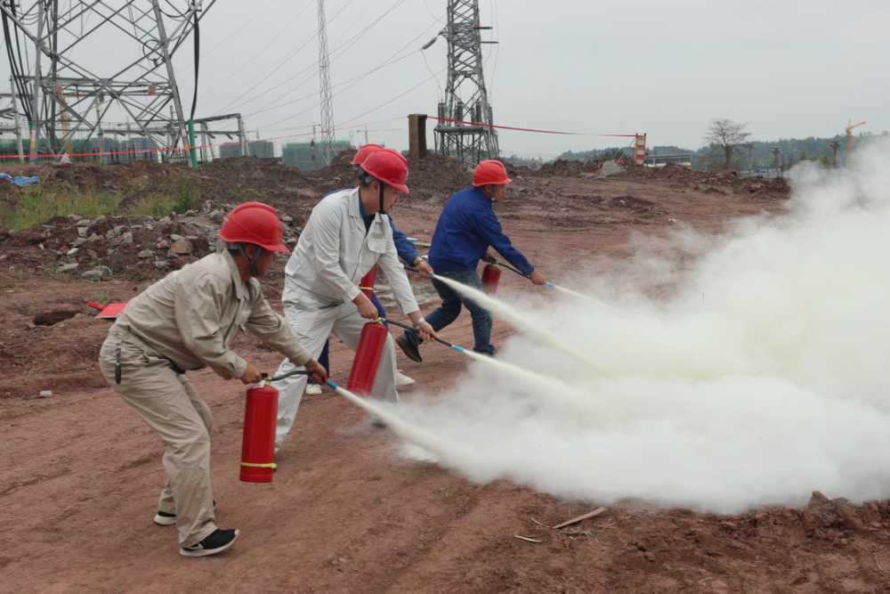 国网内江供电公司加强森林防火确保工程安全