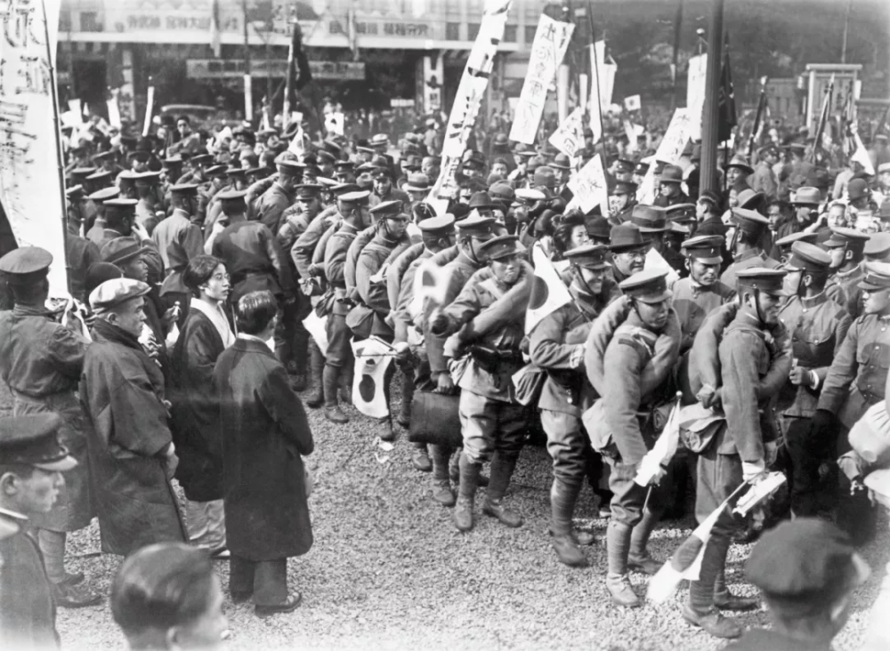 东瀛志:"大东亚圣战"阴影下的日本妇女,要不要为战败负责?_腾讯新闻