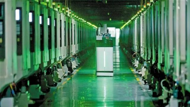 宋志平:富士康"熄灯工厂",几百名员工减少到30多人!