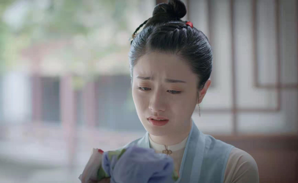 罗十一娘身边的丫鬟琥珀一直在寻找失散多年的姐姐,也正是为了寻找