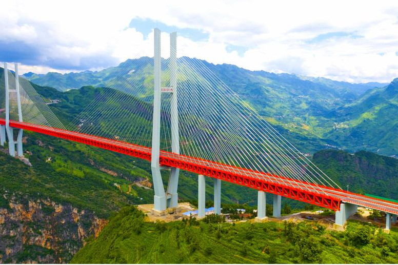 云贵火了仅用4年建成世界第一高桥外媒这就是中国速度