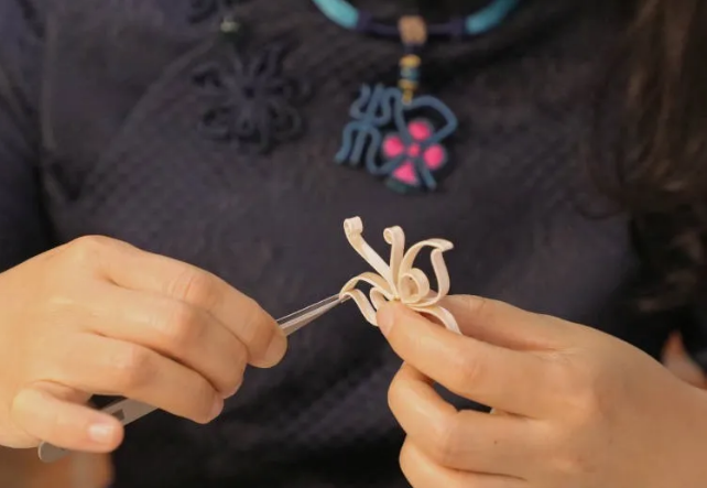 保定非遗传承丨匠心传承手工盘扣制作技艺_腾讯新闻