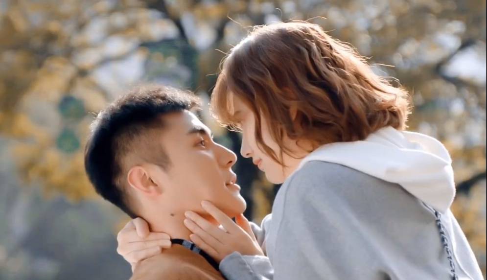 马思纯新剧女二被指加戏,与杨紫李现合作出圈,还频搭古天乐_腾讯新闻