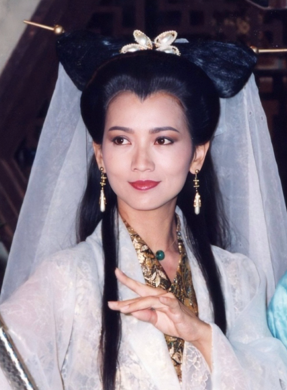 白素贞扮演者谁最经典?黄圣依赵雅芝不算啥,看到她:眼前一亮_腾讯新闻