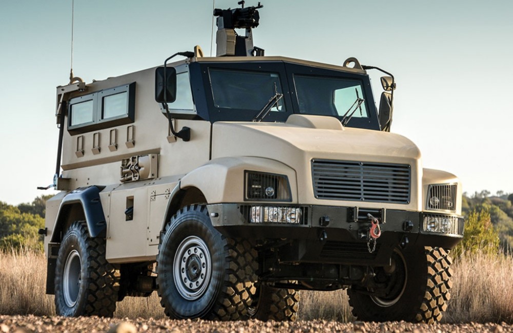 沙漠豪商的标准防弹罐头 南非丹尼尔rg21 4×4运输车