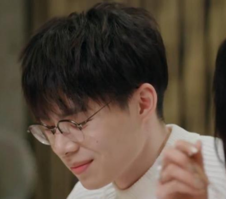 任凭陈越摘星星蔡卓宜只看缘分开150万车当社长又怎样