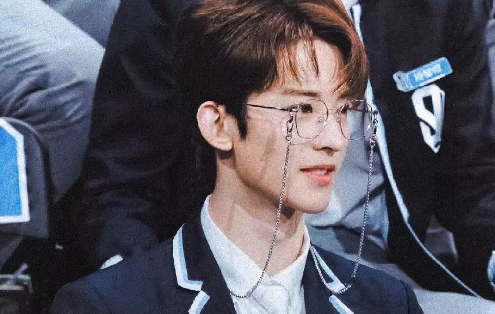 曾是时代峰峻老师还被华谊捧进青3他的蜕变堪称男版鞠婧祎