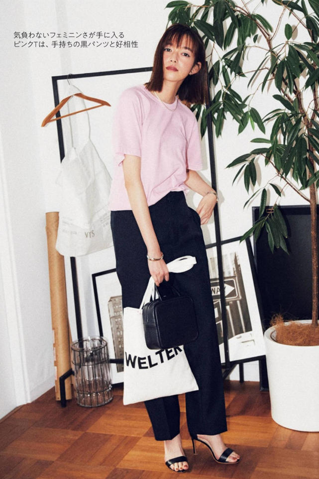 穿粉色如何摆脱显黑显土?试试这5组配色,高级又减龄