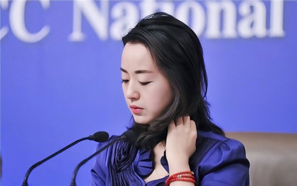 外交翻译天团火了气场吊打美国从容干练这才是真正的大国顶流