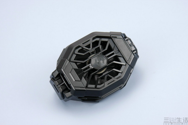 黑鲨4系列游戏手机评测:更懂生活的头号玩家_腾讯新闻