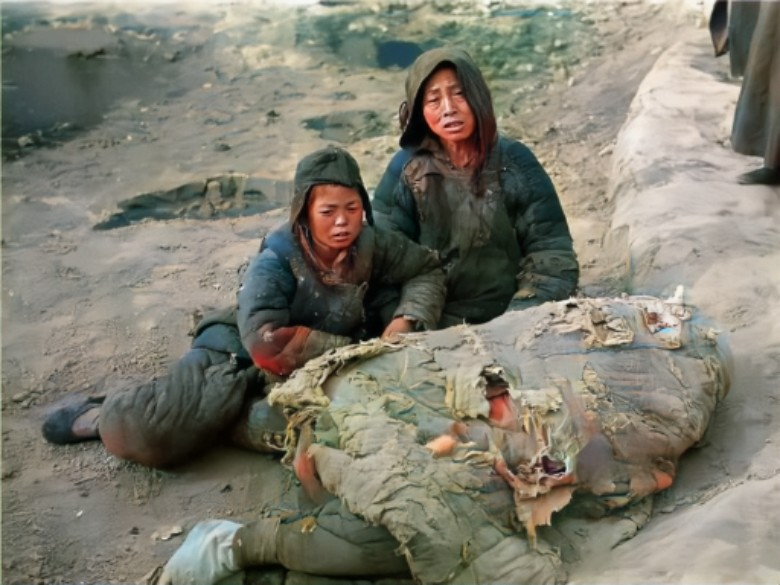 从1942年开始,无粮可吃的人们开始挖野菜,啃树皮,然而这种情况下