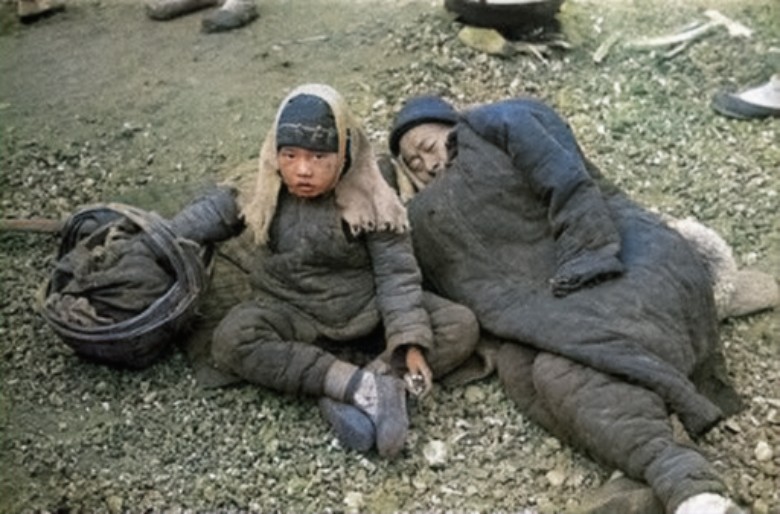 老照片直击1942年河南大饥荒:比冯小刚电影还要惨,图7不忍直视