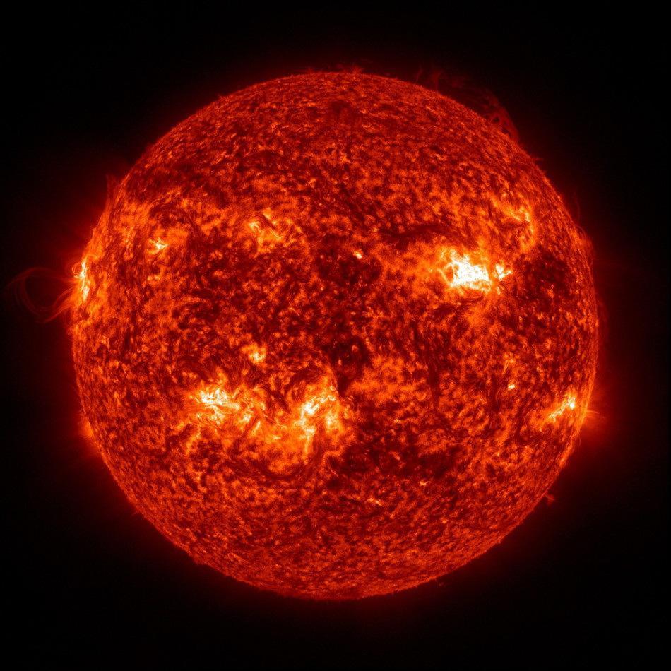 科研团队揭示太阳超级耀斑辐射扰动地球空间
