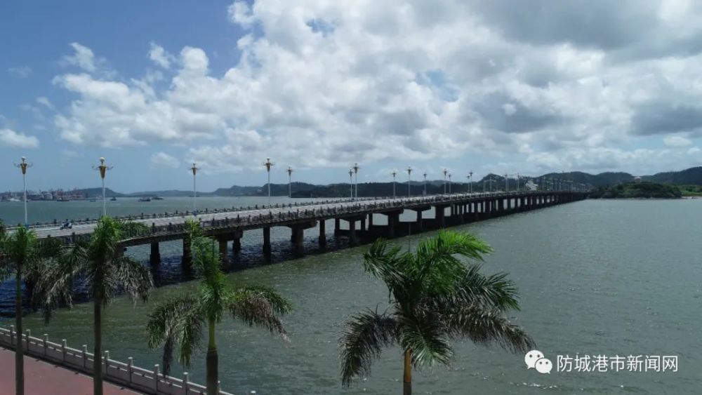 防东铁路西湾跨海大桥图片