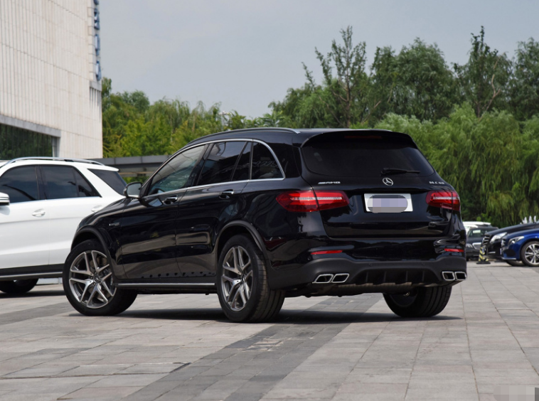 奔驰glc和宝马x3差距有多大?车主:对比后差距明显_腾讯新闻