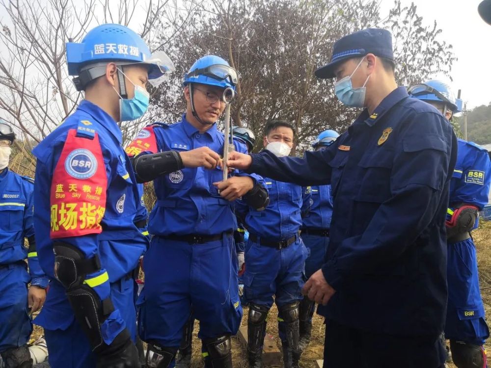 藍天救援福建泉州藍天救援隊綜合救援拉動演練