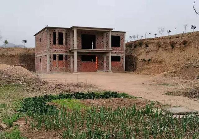 鲁山县观音寺乡占用耕地建别墅谁来监管