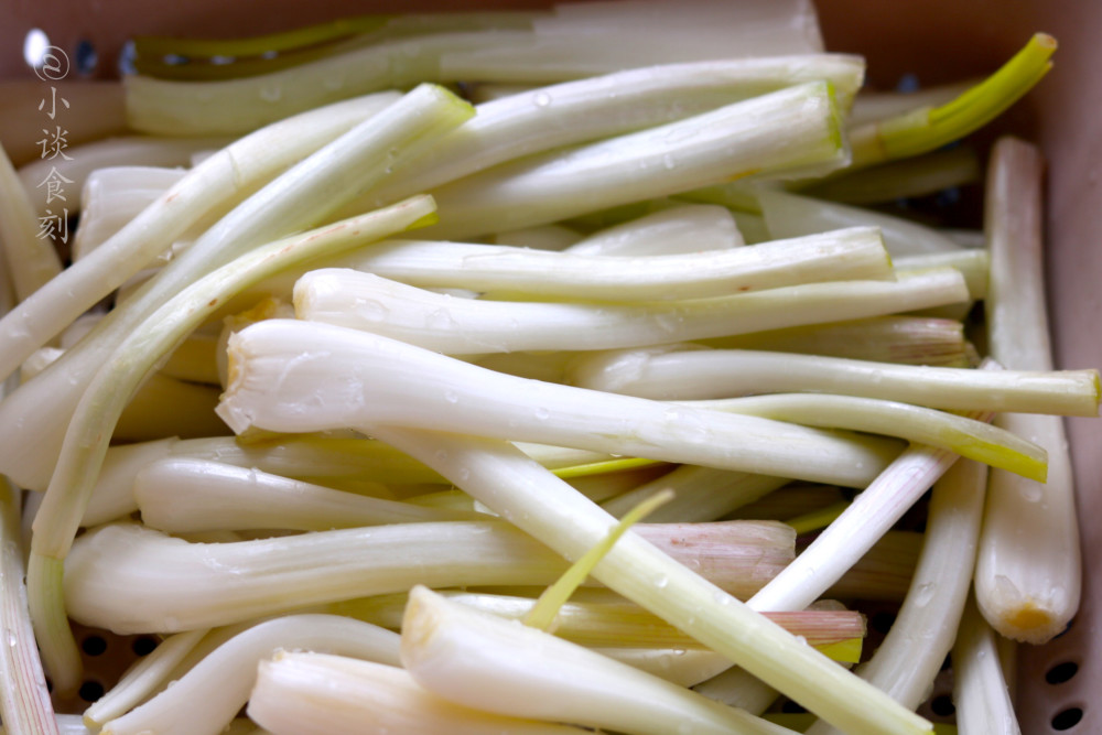 俗语"英雄难过美人关,女人难过酸荞头",荞头是啥菜,怎么吃?