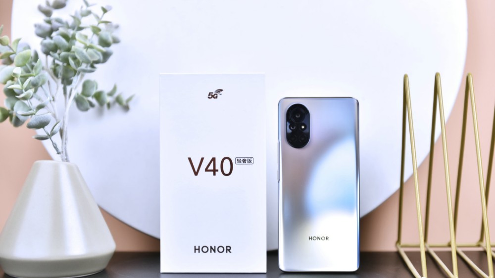 荣耀v40轻奢版来袭天玑800u曲面屏66w价格堪比骁龙888旗舰