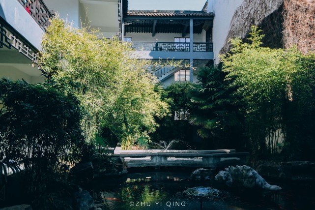 扬州八怪之首郑板桥并不住扬州，而是住兴化，纪念馆和故居都在这_腾讯新闻