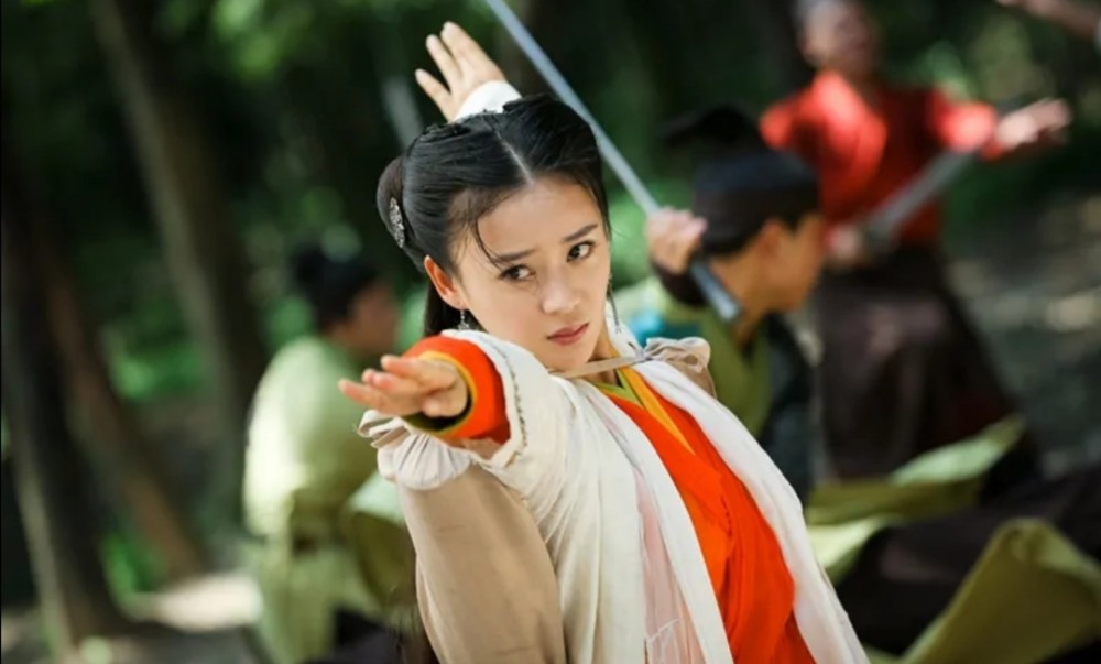 盘点《笑傲江湖》中女主角任盈盈的6个版本,感受不同风格的美!