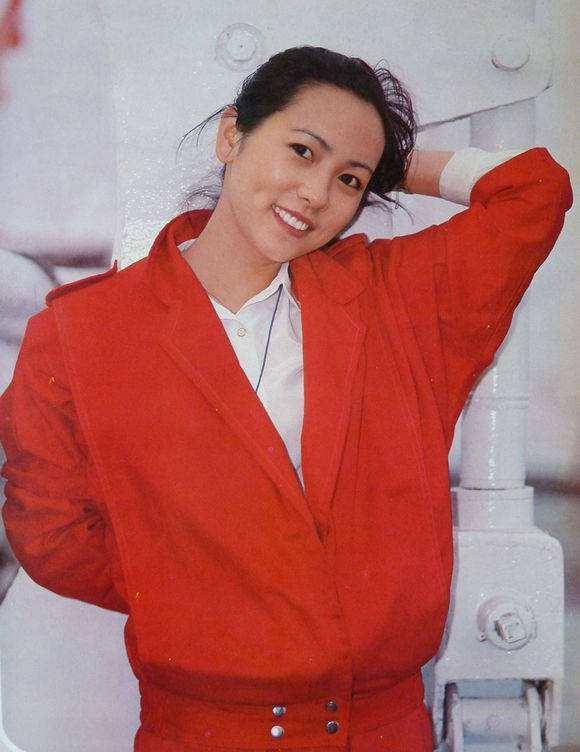 金牌女配角洪学敏身价过亿却赖账500万元61岁依旧单身