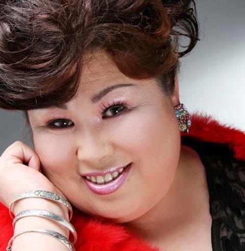 入行30年一直以富婆形象示人,56岁的董立范直言没人敢娶