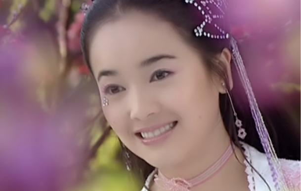 这其中,最值得一提的便是左小青在《名捕震关东》中饰演的"雅风"了,和