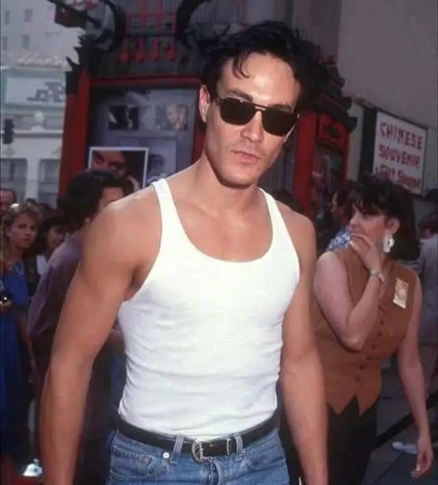 李小龙之子李国豪"被谋杀"一枪毙命,陈惠敏一句话揭死亡真相_腾讯新闻