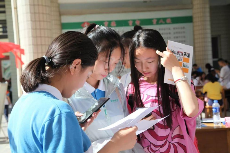 缩短学制 小学变5年高中变2年 家长纷纷表态 很支持 腾讯新闻