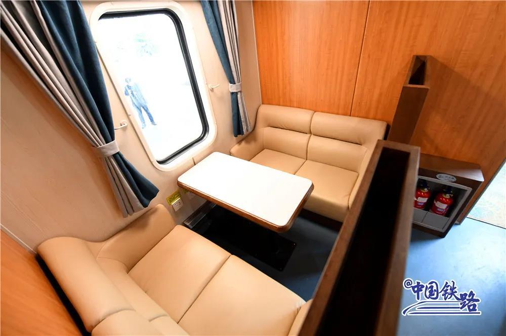 全国首趟熊猫专列来了想坐不