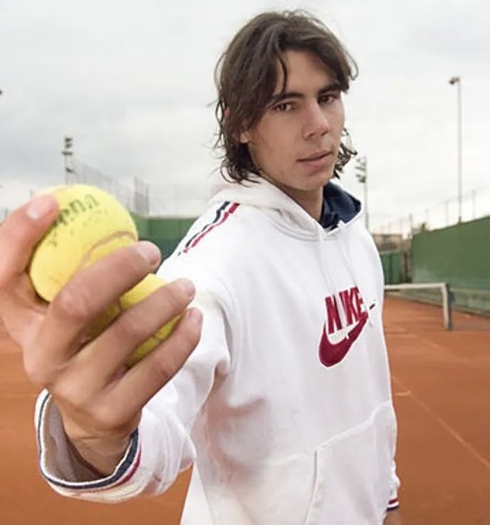 年轻时候,纳达尔的红土水平无人能望其项背,即使是同时代的巨头们在