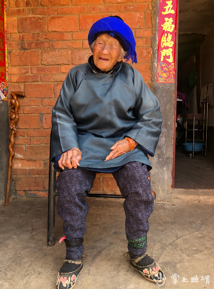 102岁老人陆金兰五世同堂生活有滋有味