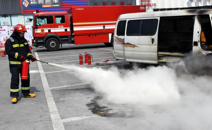 车载灭火器怎么选实验告诉你