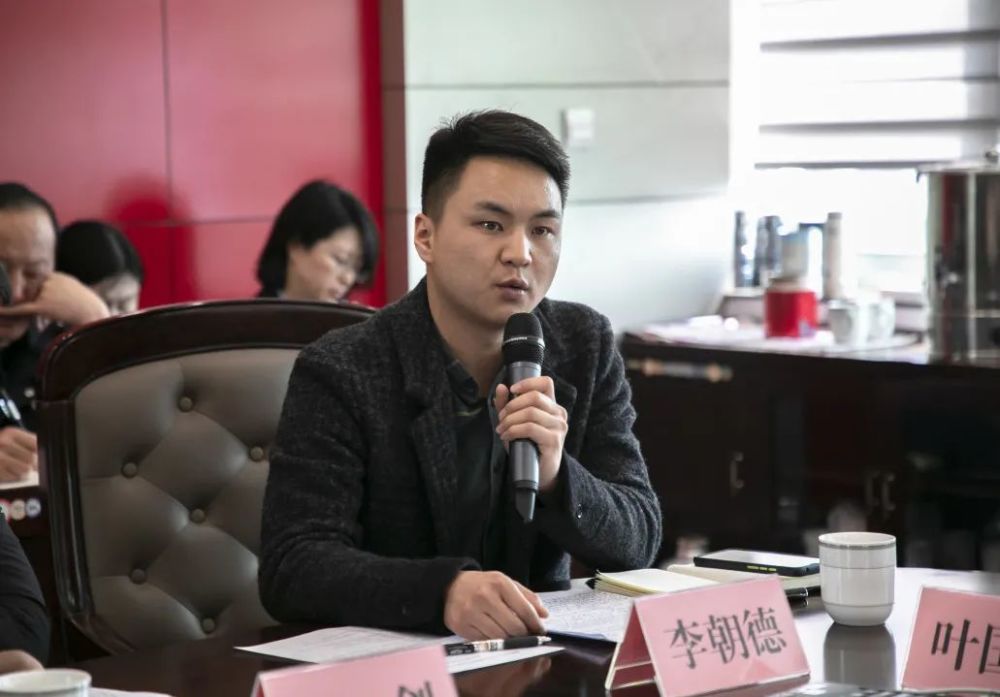 曲靖市公安局交通警察支队召开队伍教育整顿座谈会