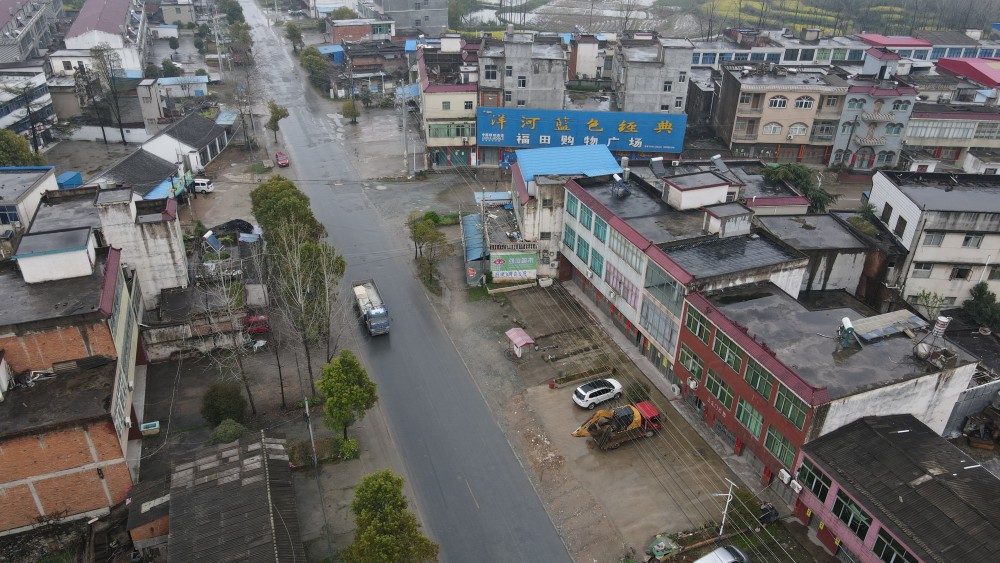 光山马畈镇一加油站长期无牌无证经营存在严重安全隐患