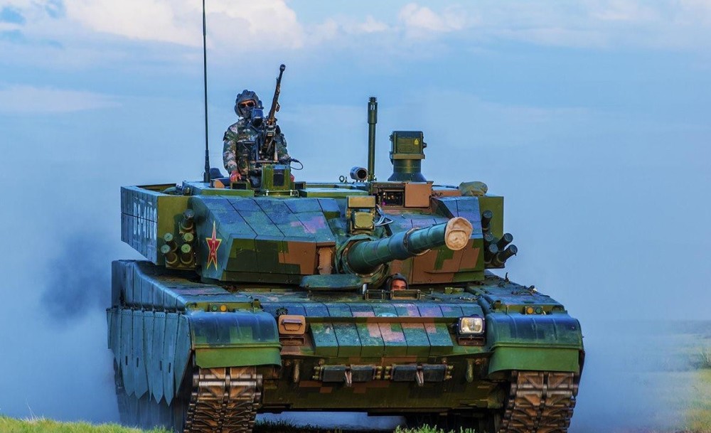 反应装甲得到了大量应用,再加上主动防护系统的加持,使得99a的防护