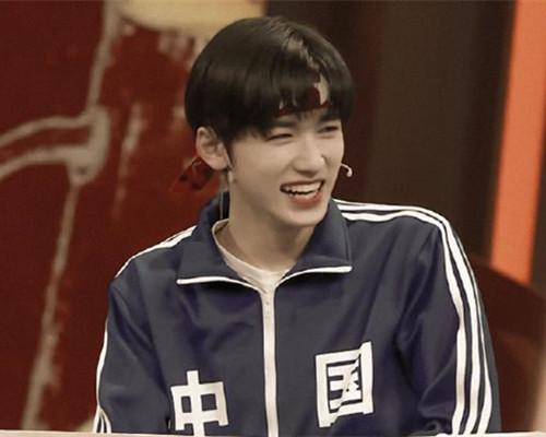 《天天向上》王一博,《王牌对王牌》宋亚轩,揭示爱豆出圈的秘密