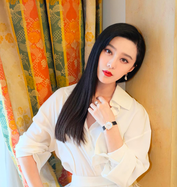 范冰冰近况罕曝光疑穿千元假貂皮装阔头发凌乱显落魄被指缺钱