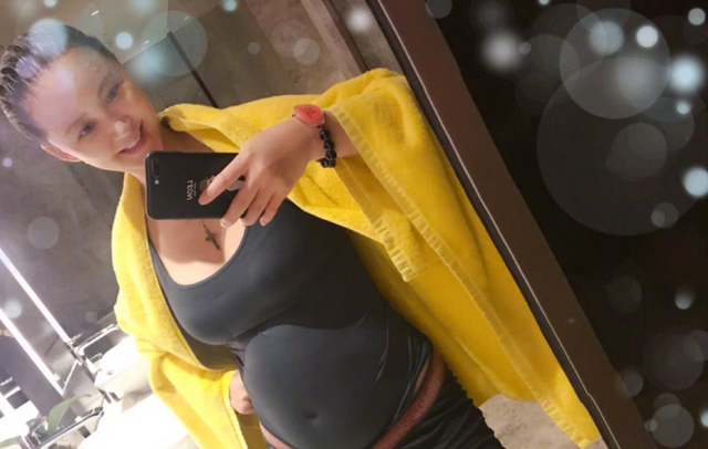 40岁张歆艺告别"大肚腩",体重保持80斤,网友:减肥狠人