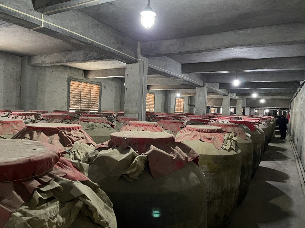 亲身探秘茅台镇,酒厂与买茅台酒_腾讯新闻