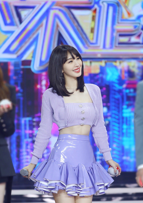 李菲儿的腰才是真正漫画腰腰间没有一丝赘肉连杨幂都比不过