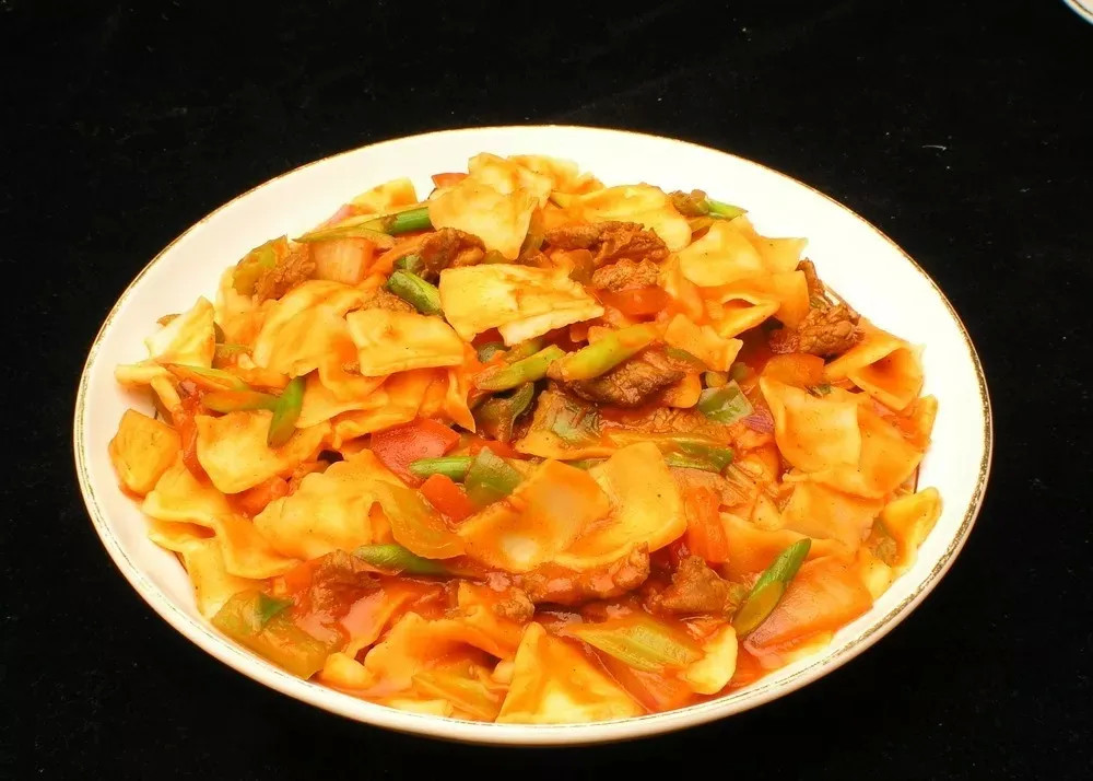 面片也是兰州人喜欢的家常面食之一.